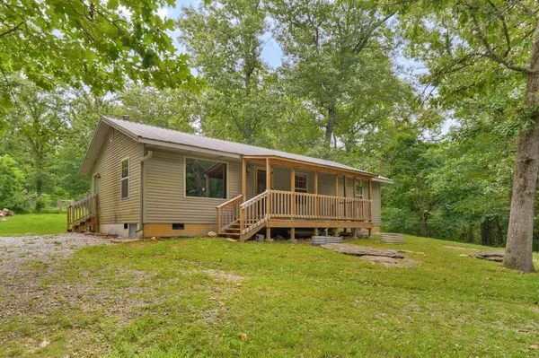 326 Arliss DR, Crane, MO 65633