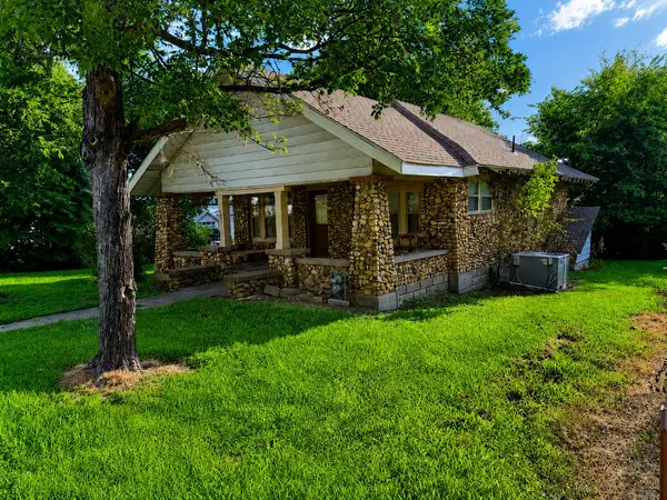 203 N Walnut ST, Anderson, MO 64831