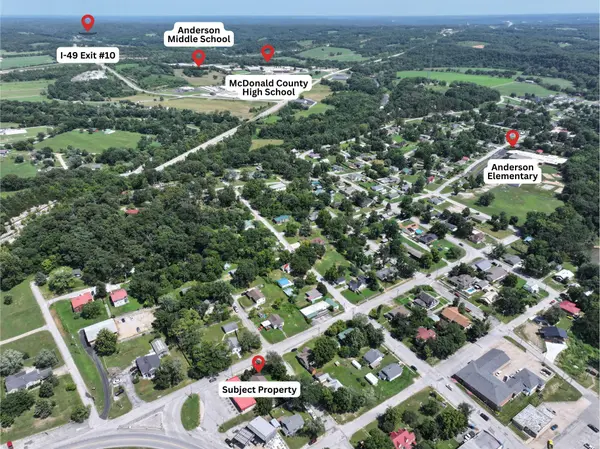 203 N Walnut ST, Anderson, MO 64831
