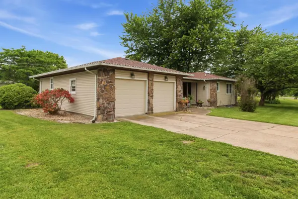 708 Carlton ST, Mountain Grove, MO 65711