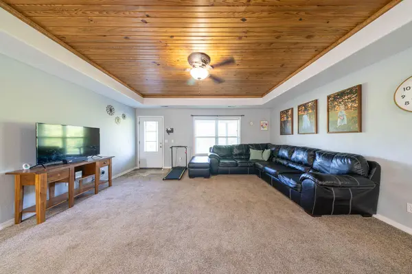 199 County Road 250, Thayer, MO 65791