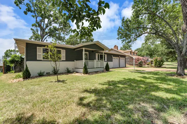 1704 Neihardt ST, Branson, MO 65616