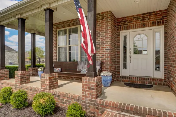 2115 N Williamsburg LN, Ozark, MO 65721