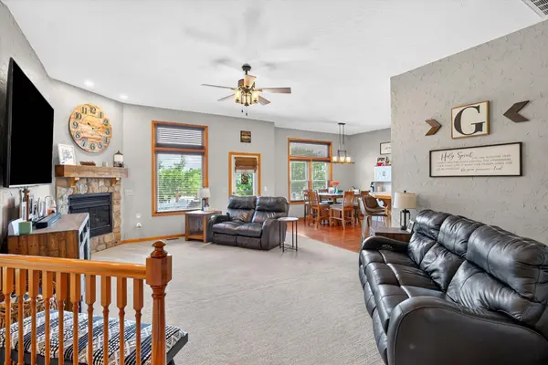 527 Snowbird TER, Rogersville, MO 65742