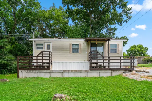 130 Lillian RD, Rockaway Beach, MO 65740