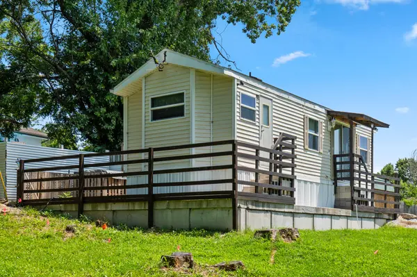 130 Lillian RD, Rockaway Beach, MO 65740
