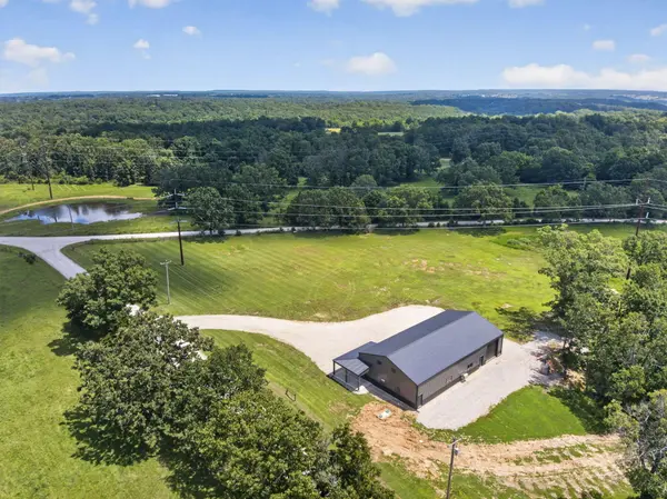 41 Fieldcrest LN, Strafford, MO 65757