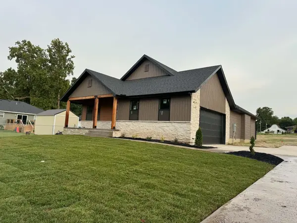 302 W Linn ST, Marionville, MO 65705