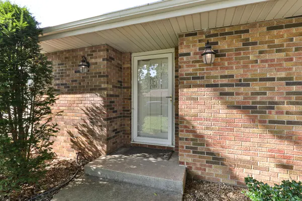 1536 E Hanover ST, Springfield, MO 65804