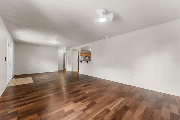 27 Crestview ST, Kimberling City, MO 65686