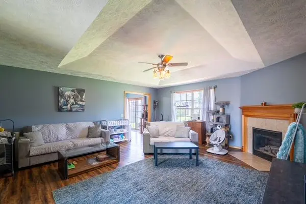 2409 W Colton AVE, Ozark, MO 65721