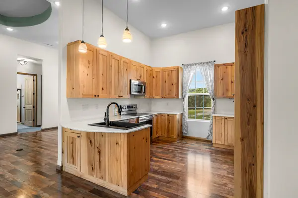 575 Wellington Pkwy, Kirbyville, MO 65679