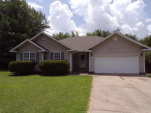 646 E Woodland ST, Republic, MO 65738