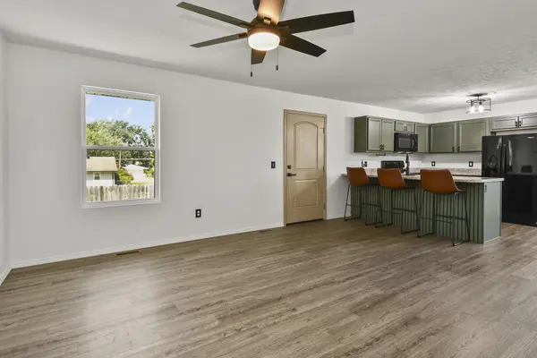 547 Hudson AVE, Republic, MO 65738