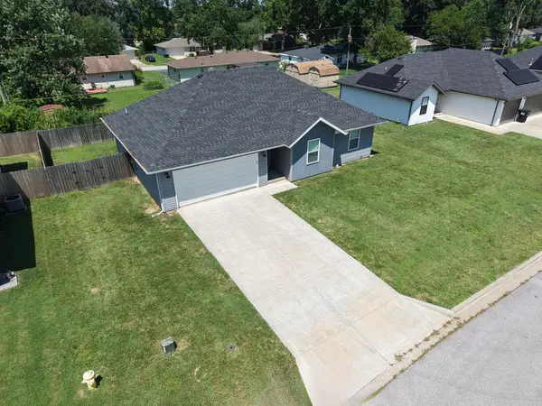 547 Hudson AVE, Republic, MO 65738