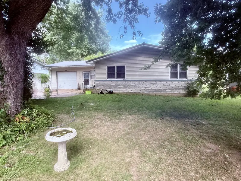 509 S Randel ST, Mountain Grove, MO 65711
