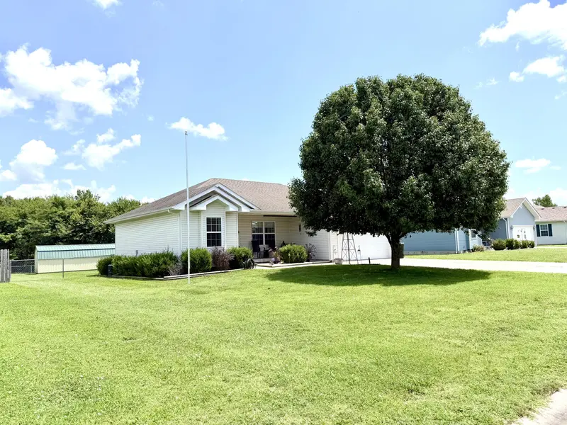 4812 S 130th RD, Bolivar, MO 65613
