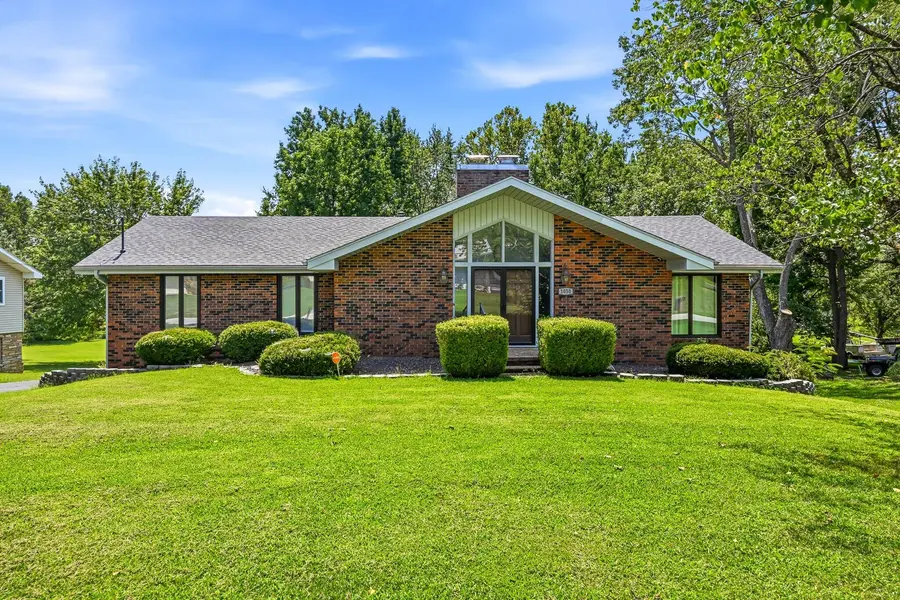 1050 E Camorene ST, Springfield, MO 65803