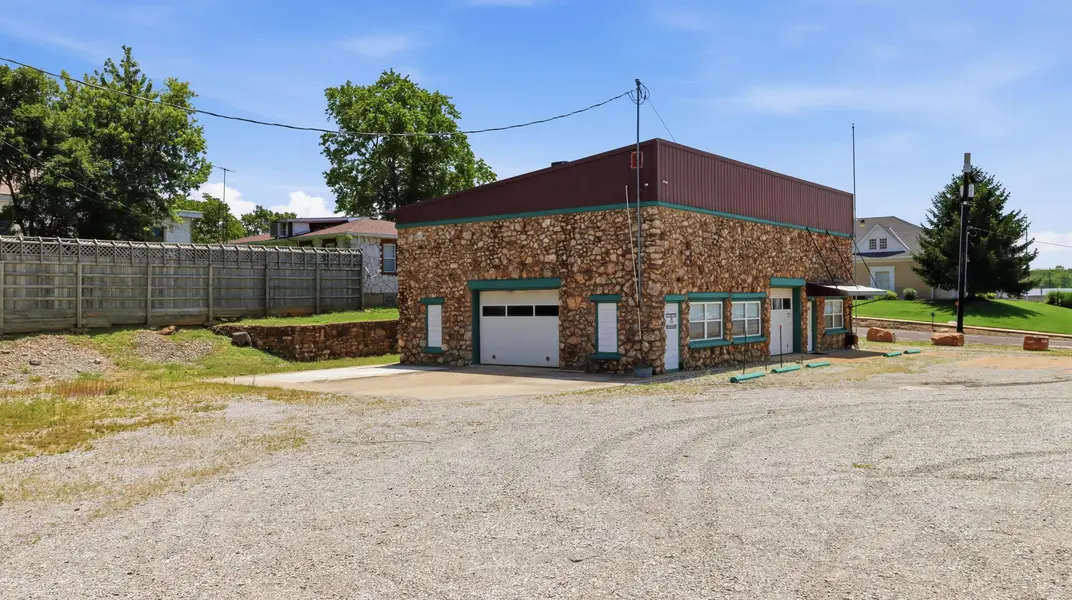 301 N Elm ST, Mountain View, MO 65548