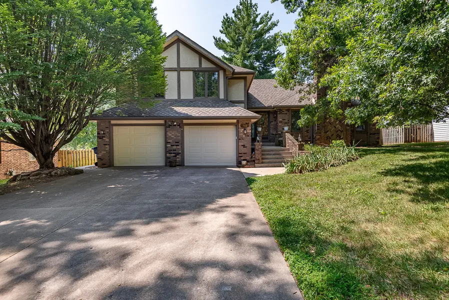 760 W Sherwood DR, Springfield, MO 65810