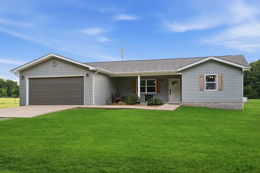 2098 Private Road 7380, Caulfield, MO 65626