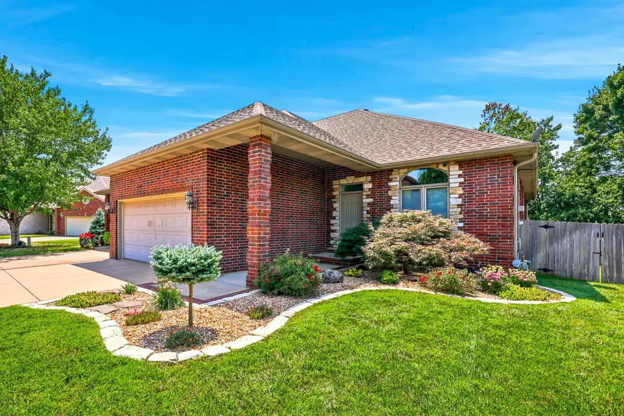 3239 S Kickapoo AVE, Springfield, MO 65804