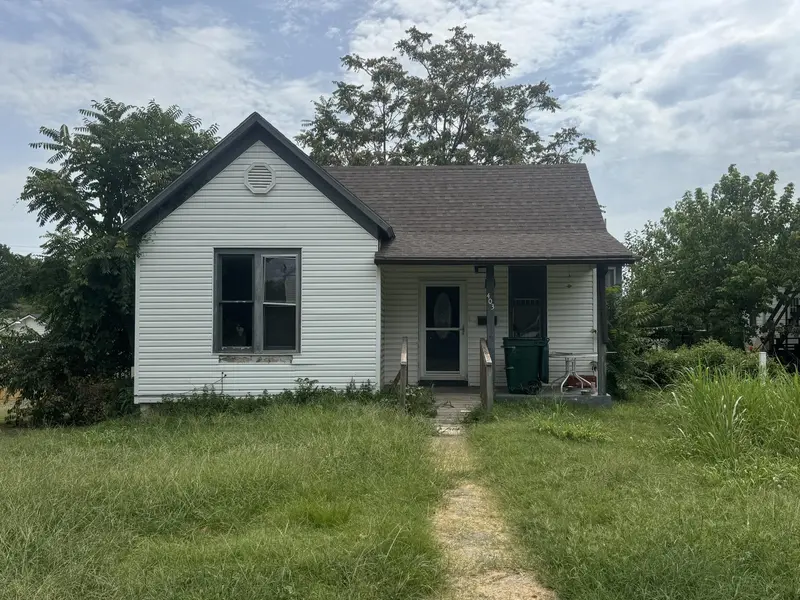 403 Frisco ST, Monett, MO 65708