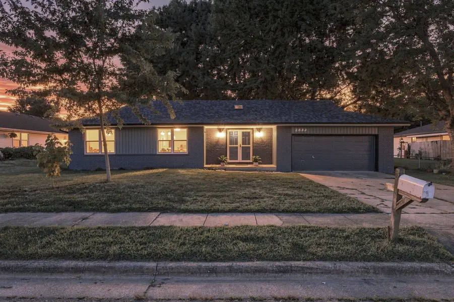 2633 S Weaver AVE, Springfield, MO 65807