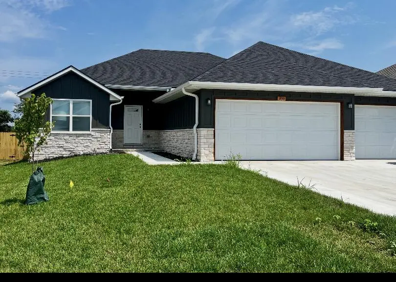 930 S Pindall LN, Nixa, MO 65714