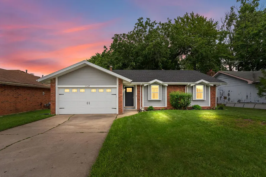 1147 E Cambridge ST, Springfield, MO 65807