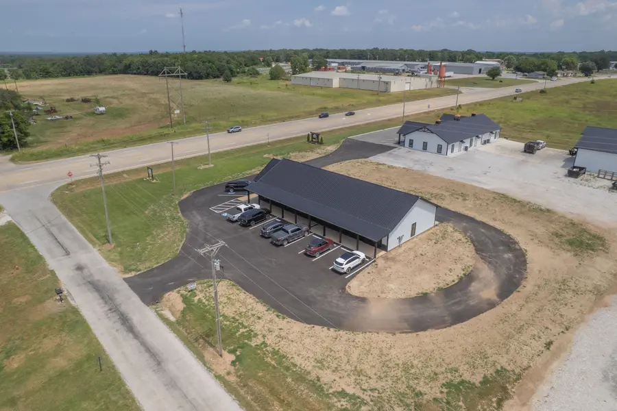 13225 Jay DR #Ste 2, Neosho, MO 64850
