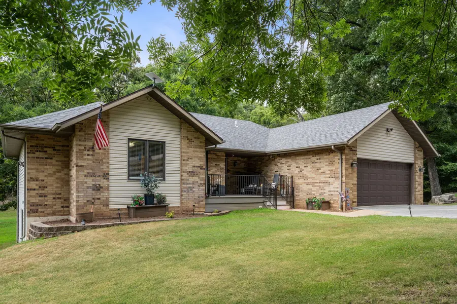 5 Rockdale RD, Kimberling City, MO 65686