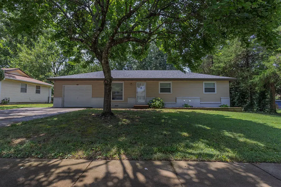 602 Aspen DR, Nixa, MO 65714