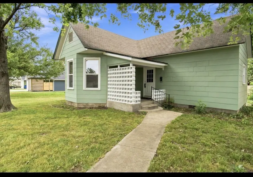309 S Locust ST, Carterville, MO 64835