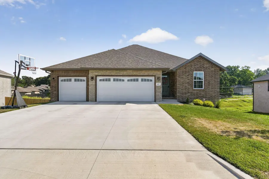 4237 S Hollow Branch WAY, Battlefield, MO 65619