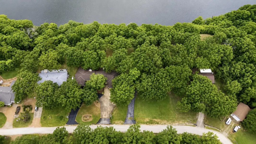 27300 County Road 233, Pittsburg, MO 65724