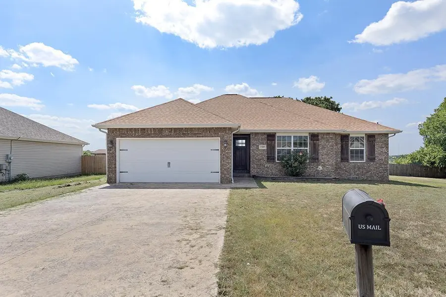 1305 Faith LN, Carthage, MO 64836
