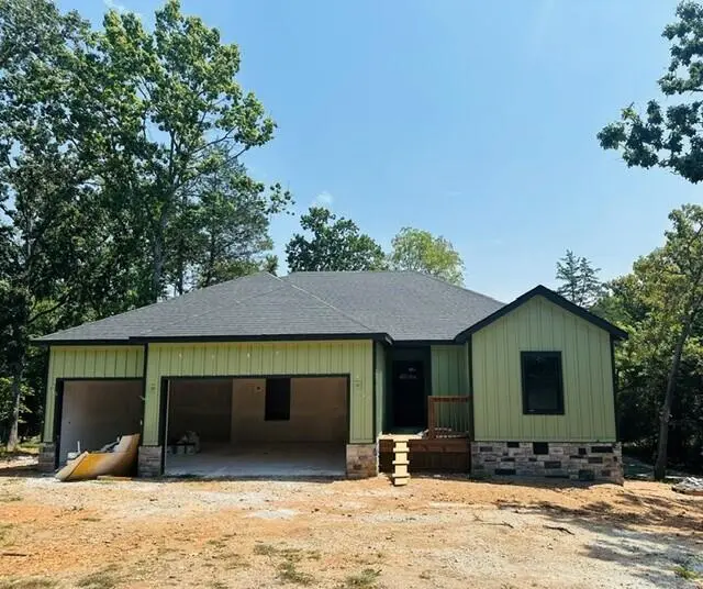 22542 Dove DR, Golden, MO 65658