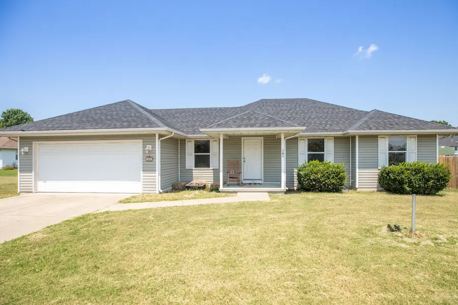 785 W Apache ST, Republic, MO 65738