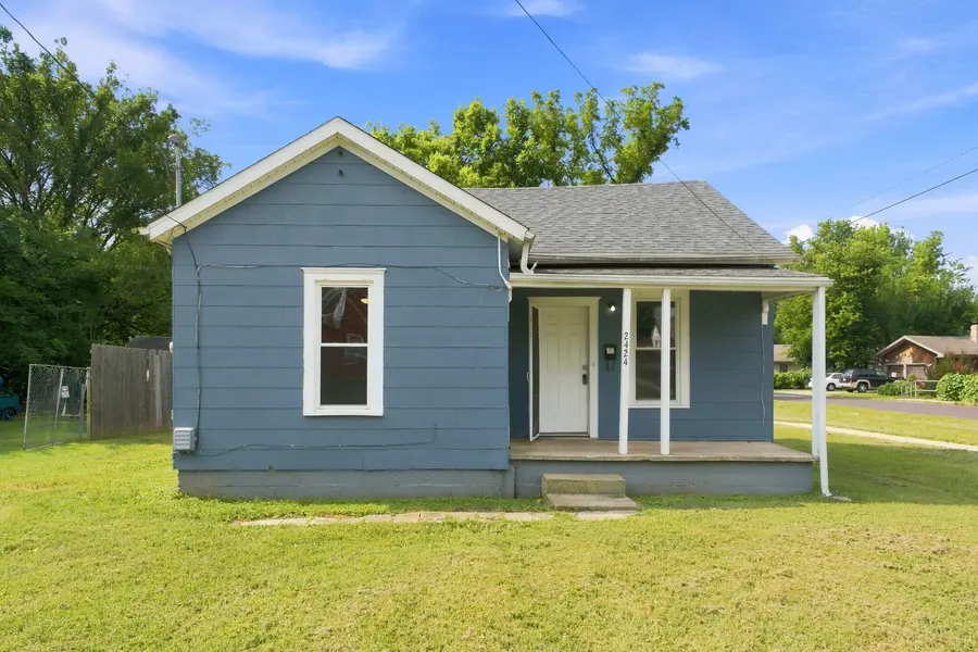 2424 W Elm ST, Springfield, MO 65806