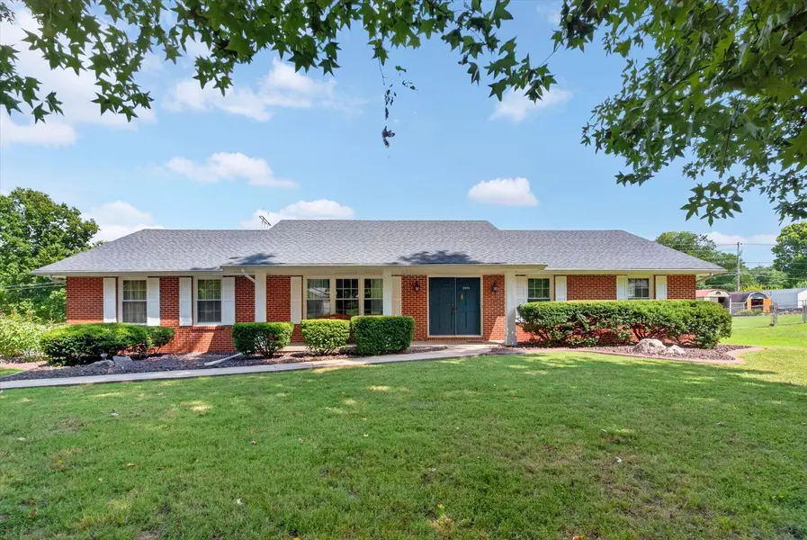5026 S Charleston AVE, Springfield, MO 65804