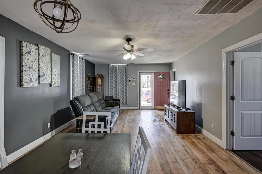 2025 S Connor AVE, Joplin, MO 64804