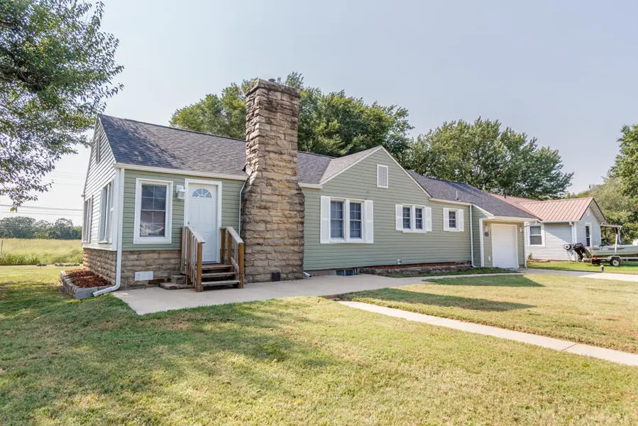 111 Crescent DR, Lebanon, MO 65536