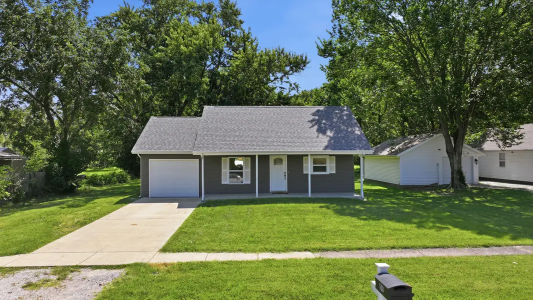 520 S Pine ST, Marshfield, MO 65706
