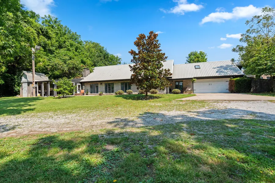 7327 W Farm Rd 88, Willard, MO 65781