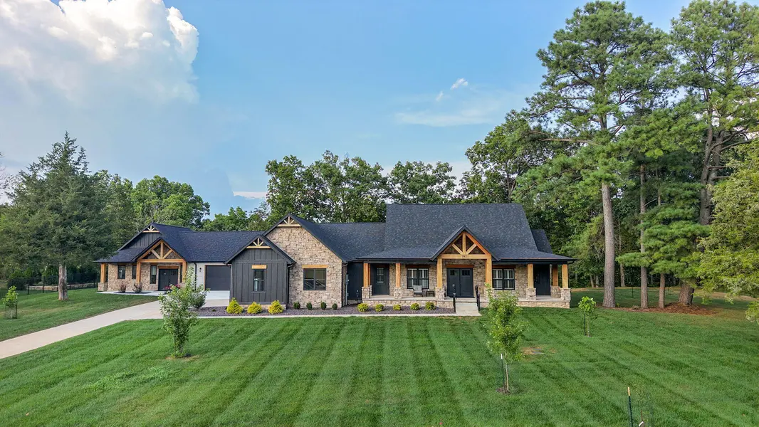 781 Seven Pines DR, Chestnutridge, MO 65630