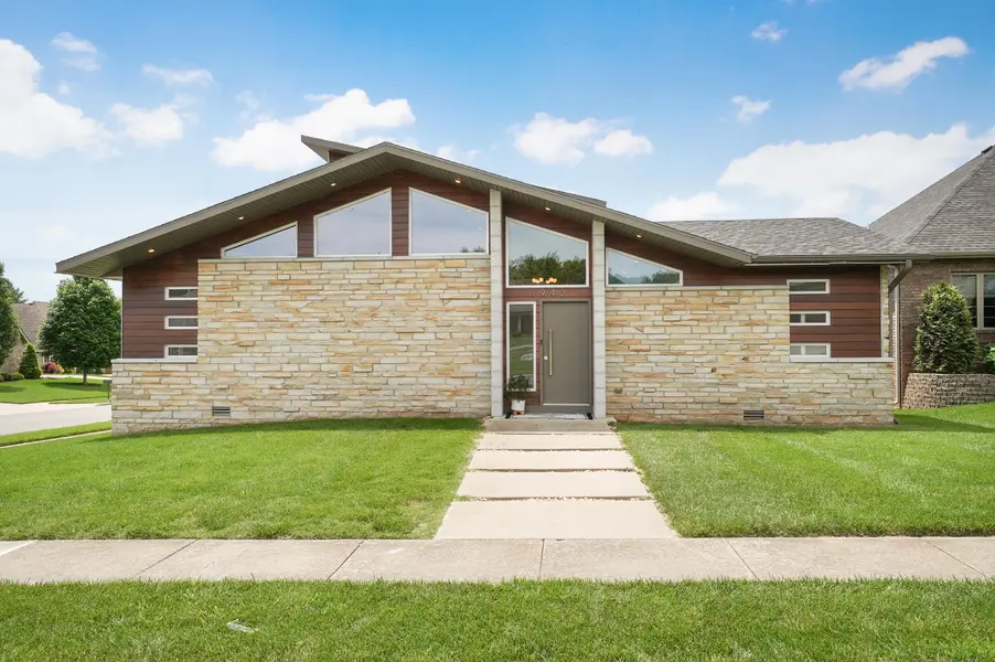 3942 E Rosebrier ST, Springfield, MO 65809