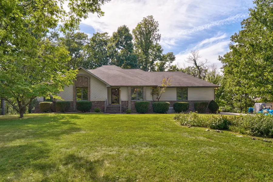 995 S Stanford DR, Rogersville, MO 65742
