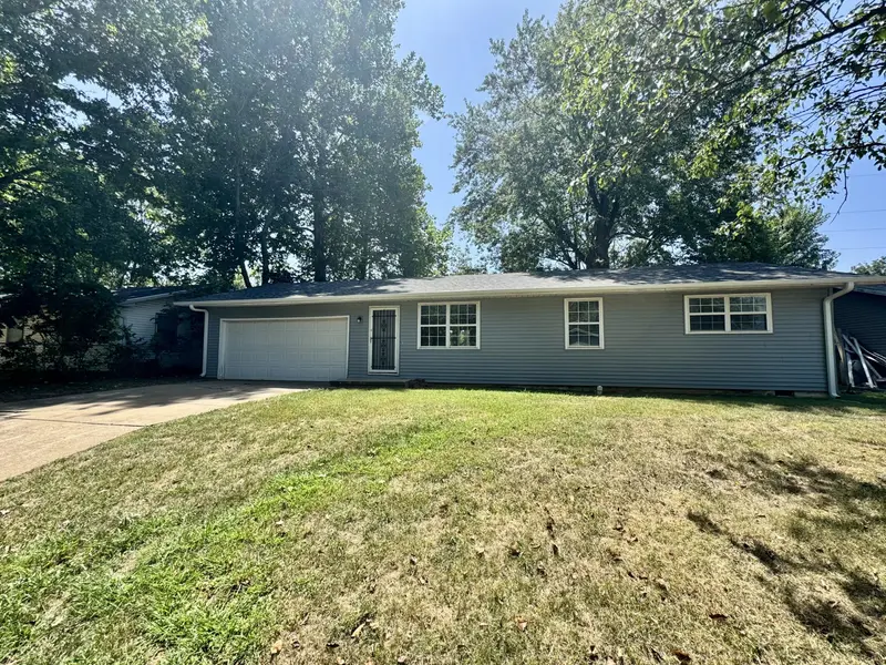 2908 W Scott ST, Springfield, MO 65802