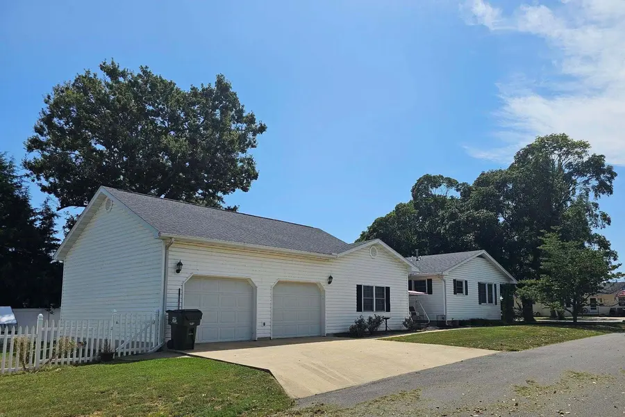 108 W Alice ST, Mt Vernon, MO 65712